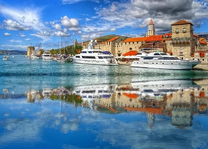Danoa Ciovo * Τρογκίρ